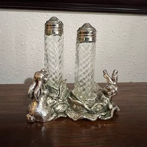 Arther Court Bunny Salt&Pepper